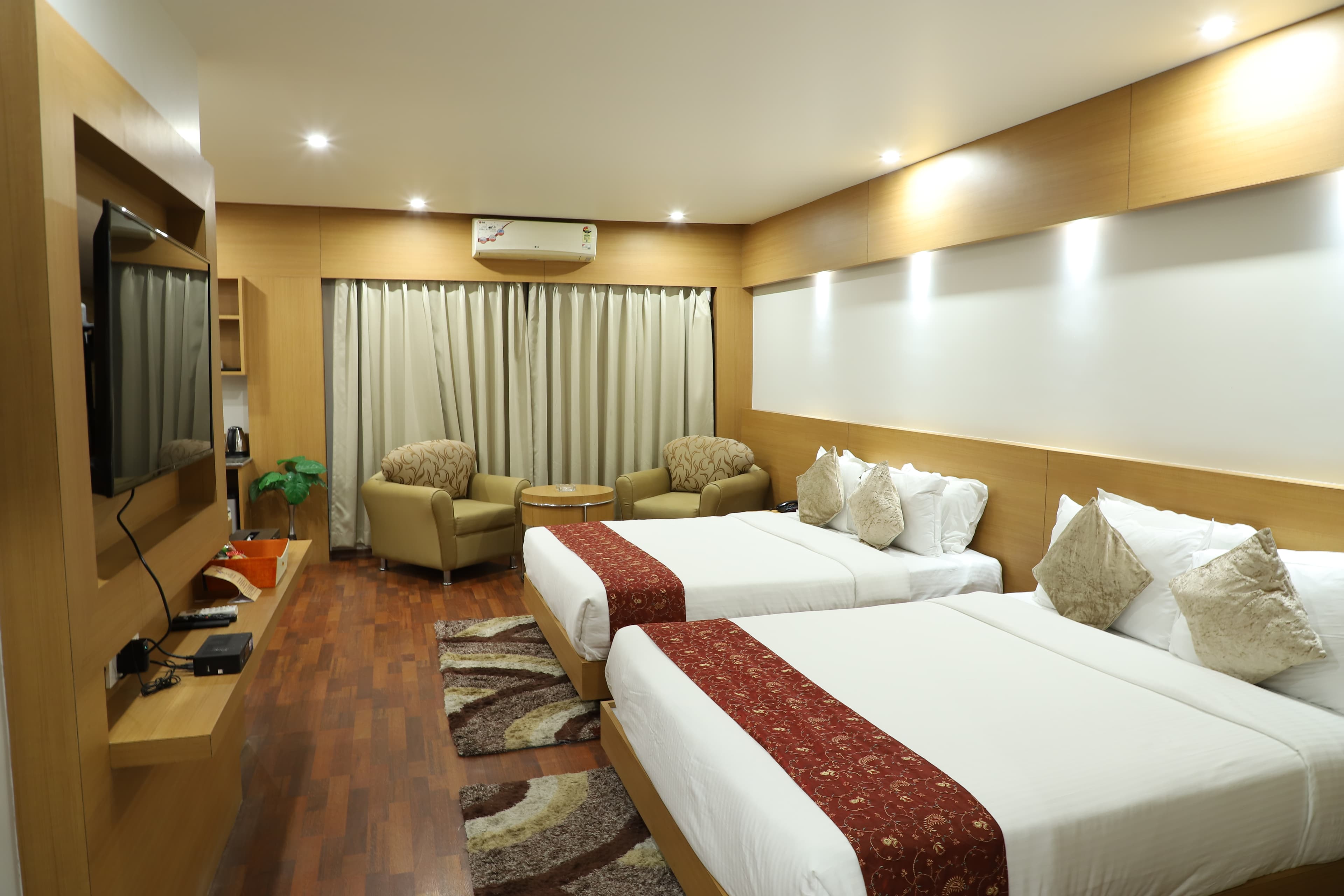 Spacious Rooms - Slide 5