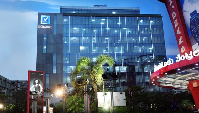 Proximity to Business Districts