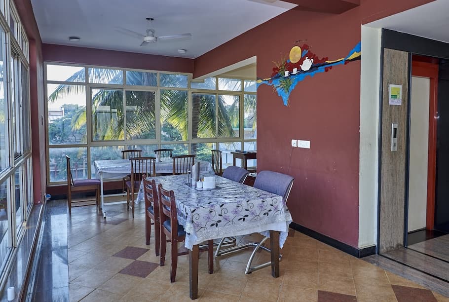 Dining Areas - Slide 2